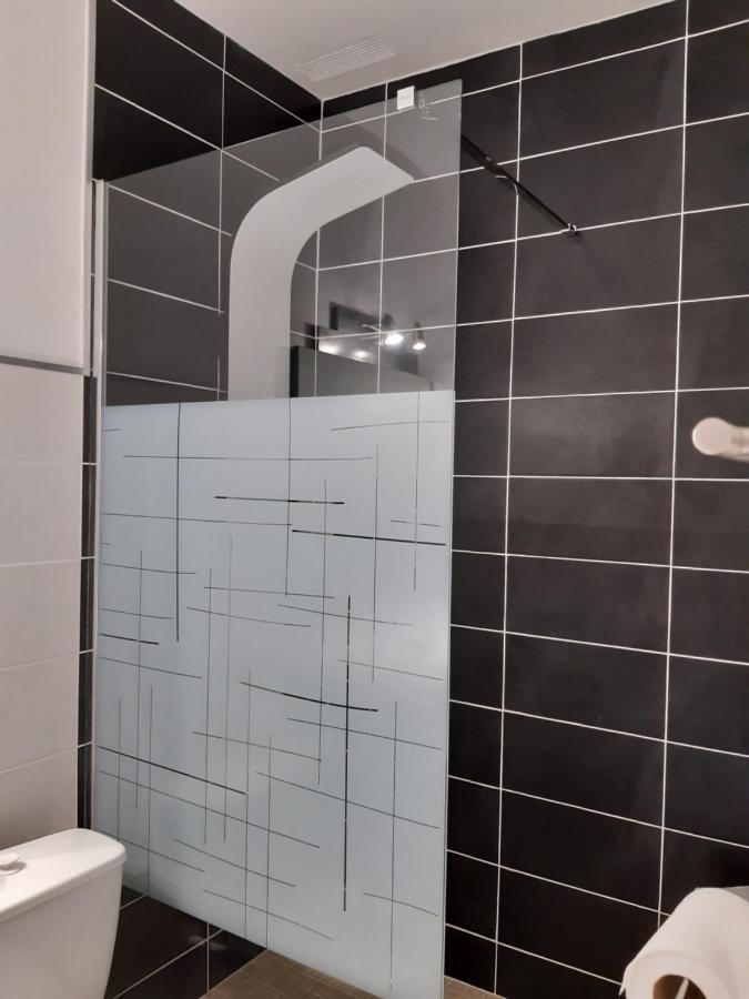 Logis Hotel Le Relais Du Serre Dieulefit Bagian luar foto