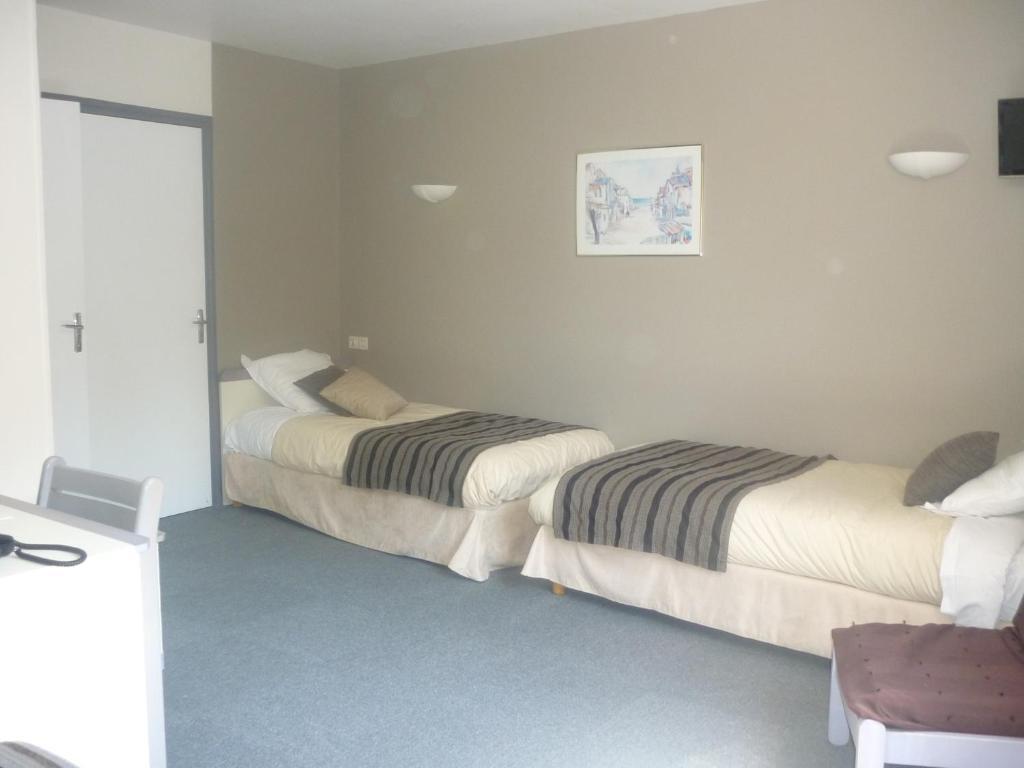 Logis Hotel Le Relais Du Serre Dieulefit Ruang foto