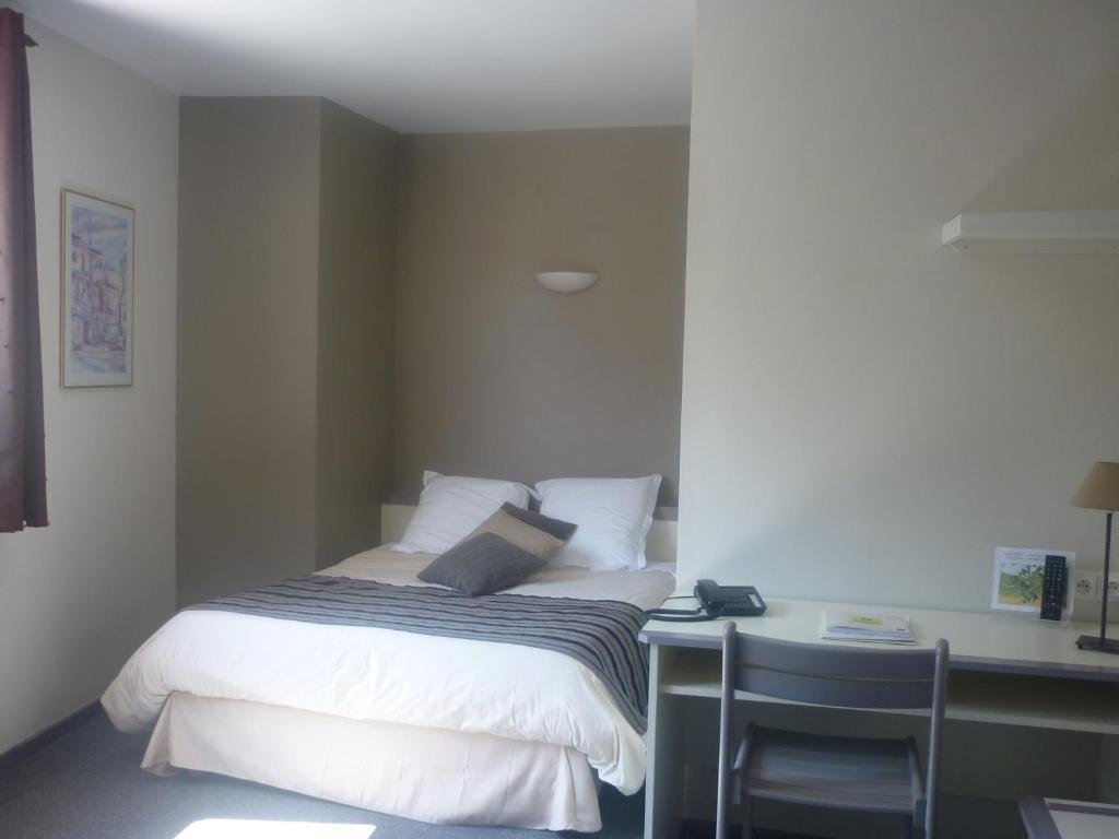 Logis Hotel Le Relais Du Serre Dieulefit Ruang foto