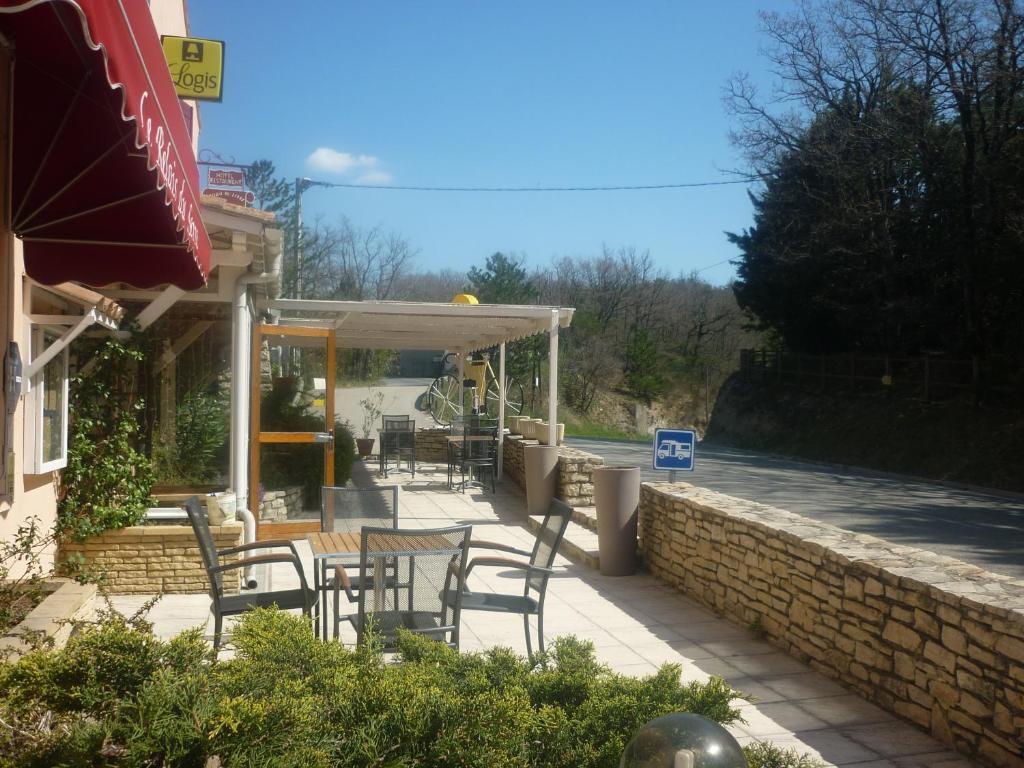 Logis Hotel Le Relais Du Serre Dieulefit Bagian luar foto