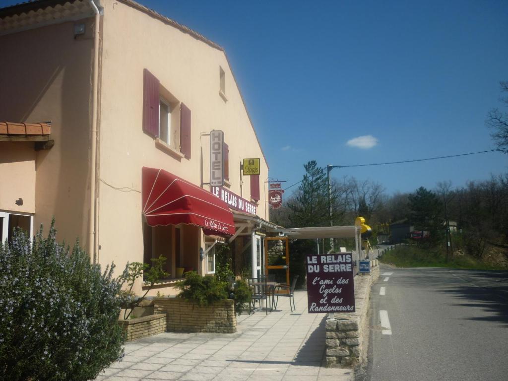 Logis Hotel Le Relais Du Serre Dieulefit Bagian luar foto